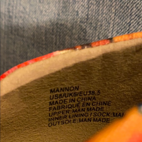 Shoes - Picture 3 of 4